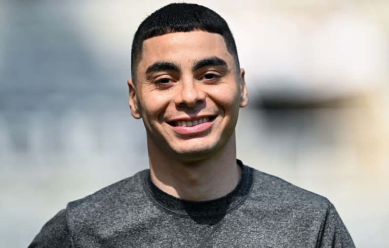 miguel Almirón Biography, Miguel Almirón net worth, Miguel Almirón is 30 years old, , Paraguay, Miguel Almirón was born on February 10 1994,