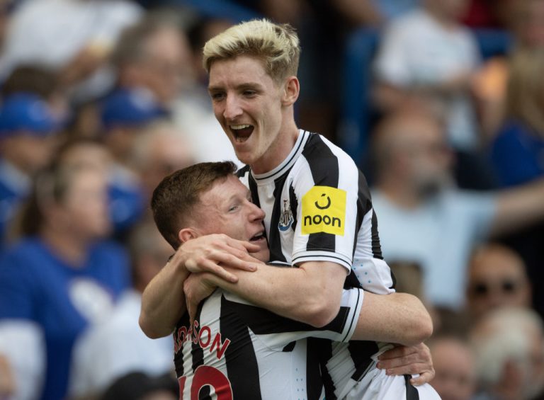Anthony Gordon reacts to news that Elliott Anderson is leaving Newcastle
