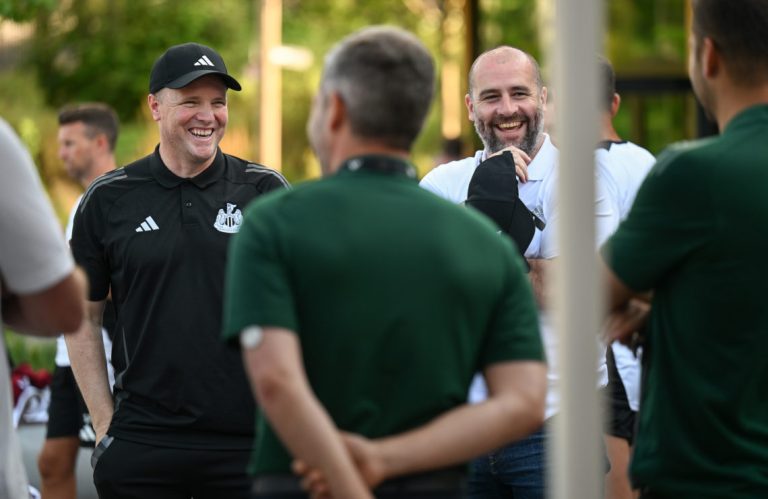 Newcastle want to sign £290k/week forward for Howe, he’s free to leave his club