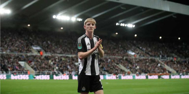Imagine him & Gordon: Newcastle could form “exciting winger duo” by signing £30M star