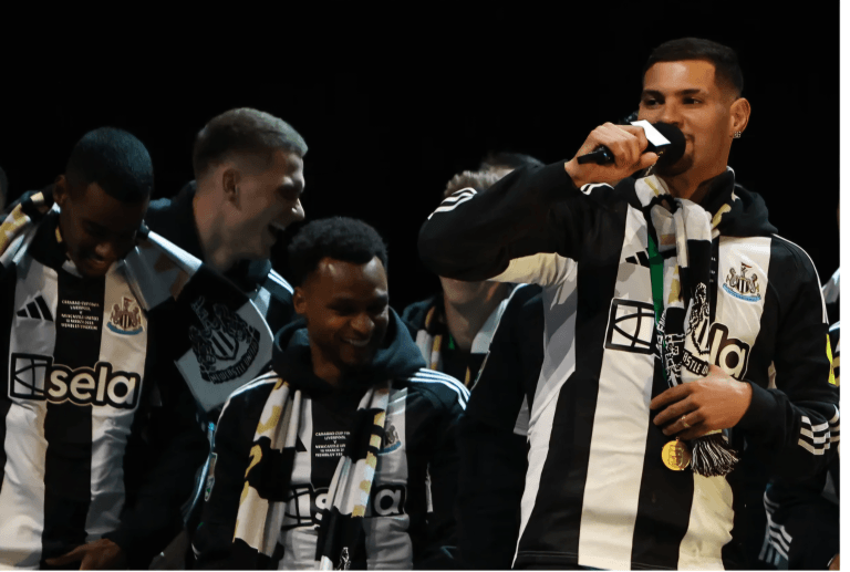 Sunderland duo face wrath of fans after ‘supporting’ Newcastle United Carabao Cup celebrations