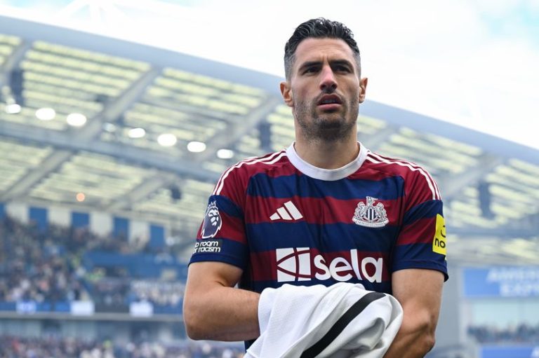 Fabian Schar injury scare assessed as Newcastle United react to fresh knocks ahead of Chelsea