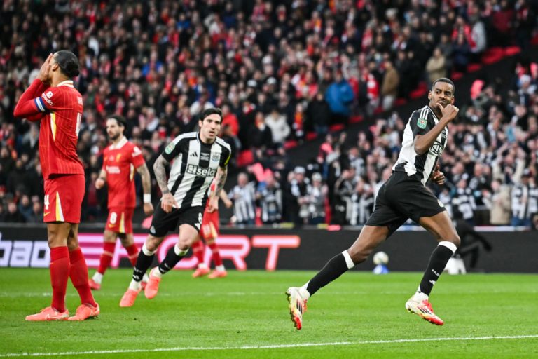 Newcastle United training ground photos provide Alexander Isak injury hint vs Everton