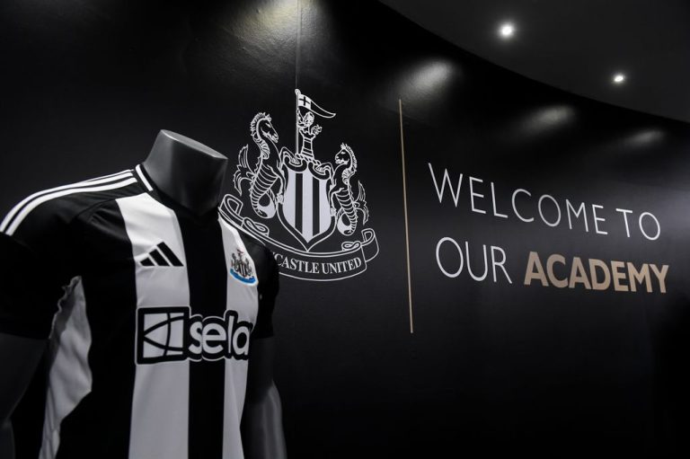 Winger arrives in UK for Newcastle medical – Loan set to be rejected with plans in place