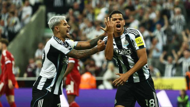 Club planning to make January move for Newcastle ace who Howe is “really pleased” with