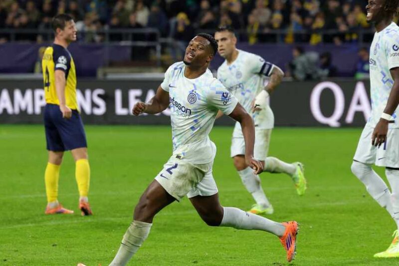 Report: Newcastle eyeing £87,000-p/w right-back who’s “one of the best” in the world