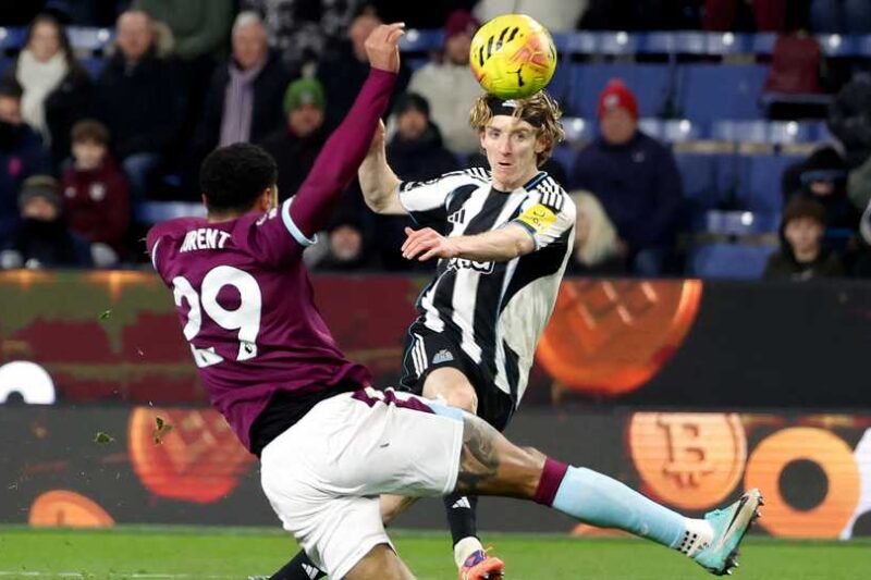 He’s regressing like Gordon: Howe must axe Newcastle star who “doesn’t look interested”